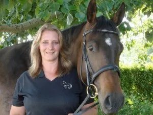 Equine artist Kim Penner in her studio